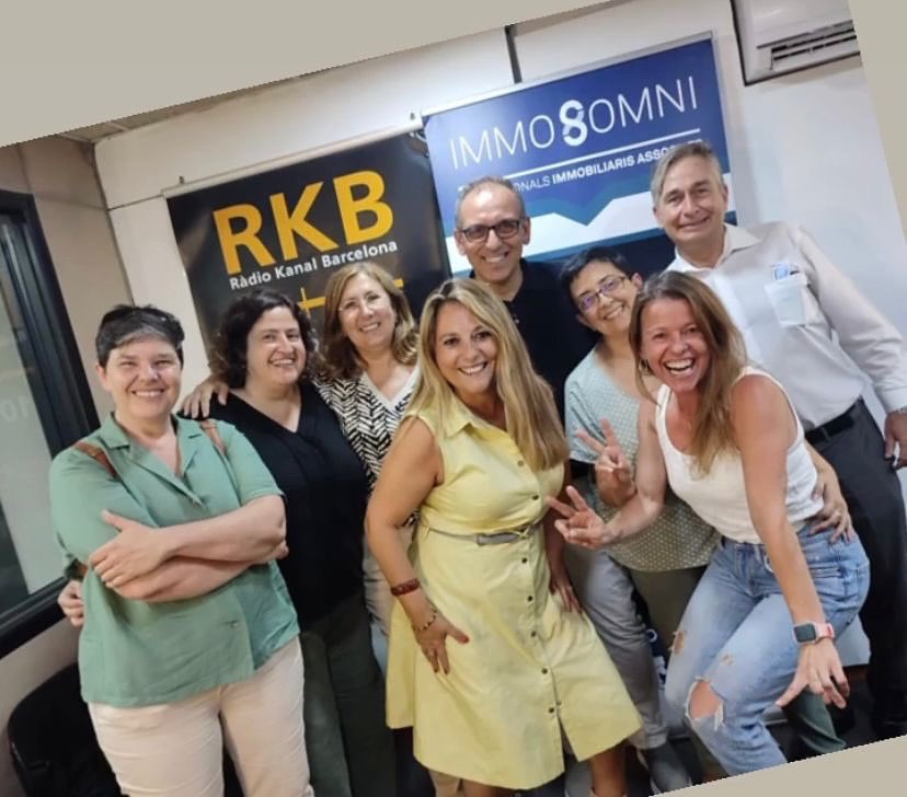 Un poco de lo que fue nuestro programa de ayer👆🏼 Tuvimos invitados de lujo 👌🏼 ✅Montse Moreno, co-fundadora de Avenir Artesanos Inmobiliarios ✅ Ricardo Andreu, Responsable de Real Estate BPP. Gracias por acompañarnos 😊🎤#immosomni #mls #profesionalesinmobiliarios