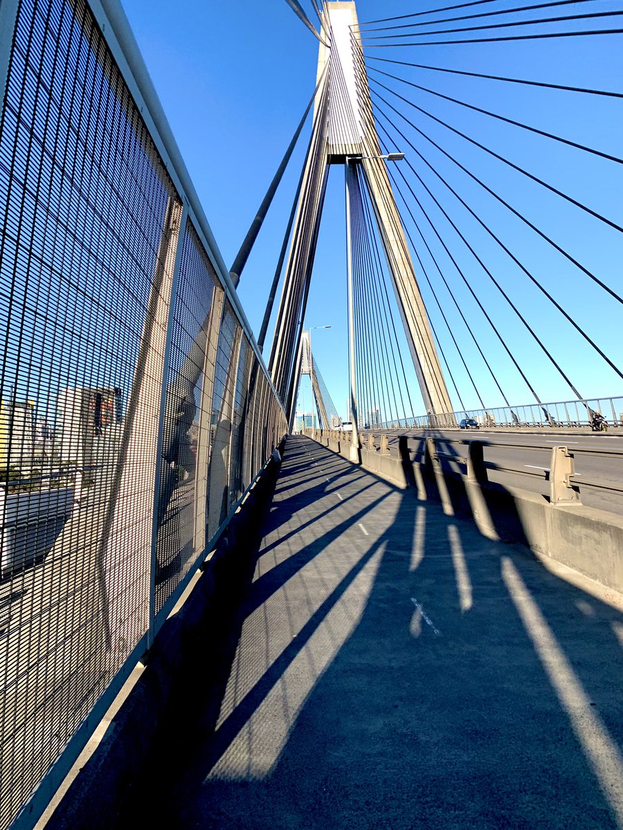 lazblue's tweet image. ANZAC Bridge - Thursday 4pm - empty! #lockdownrun #sydneylockdown #covidsydney