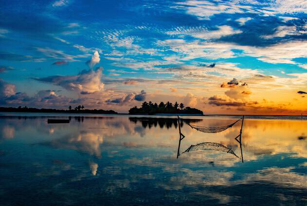 AdduTheFinest's tweet photo. Breathtaking sunsets &amp; sunrise beyond the Equator  

#AdduTheFinest 
#AdduBeyondTheLimits 
#SouthernHeartOfMaldives

#VisitAddu
#VisitFuvahmulah
#FlyToGanInternationalAirport https://t.co/AT77c52KNb