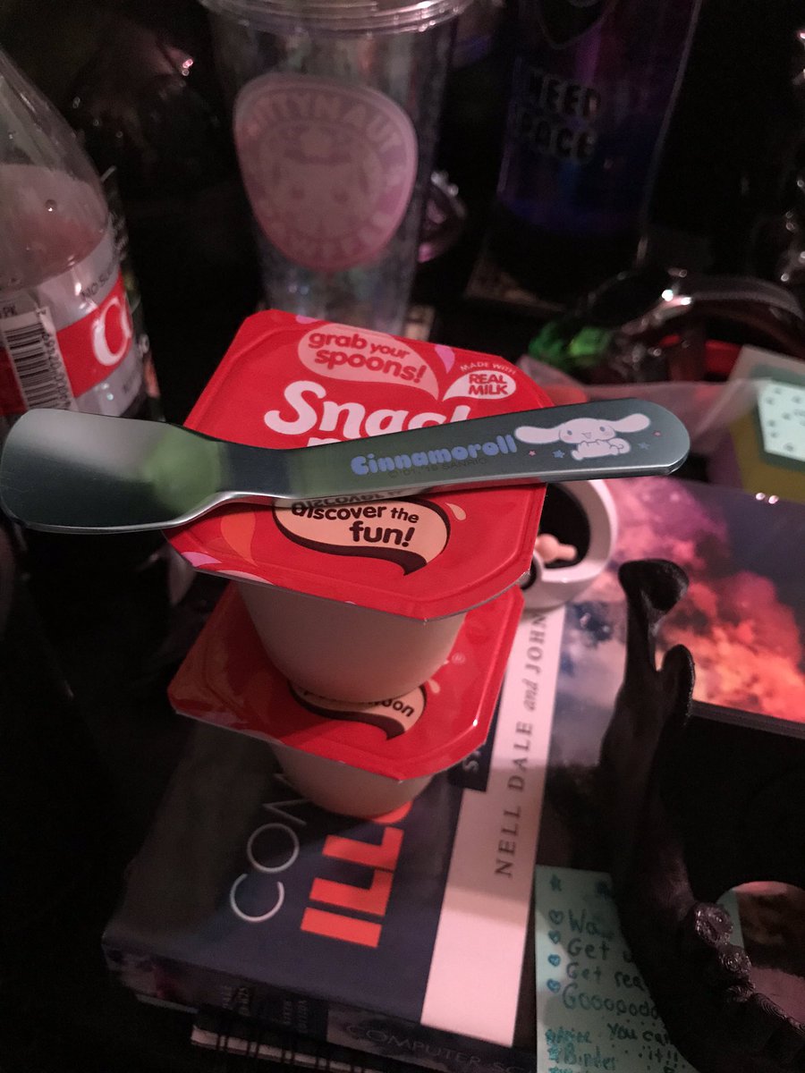 LittleKitPrince's tweet image. cinnamoroll!! n.n ✨💙
only had a sandwich todays so i gots sum snackies ^-^