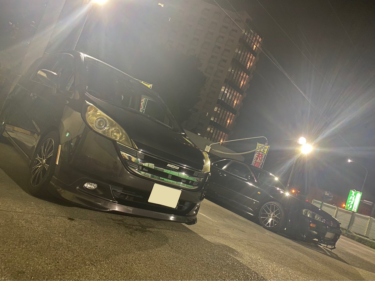 hidehide_11231's tweet photo. なーんで洗車のあとってこんな輝いて見えるんだろ、、
これだから洗車はやめれない https://t.co/6qCnLDDY5p