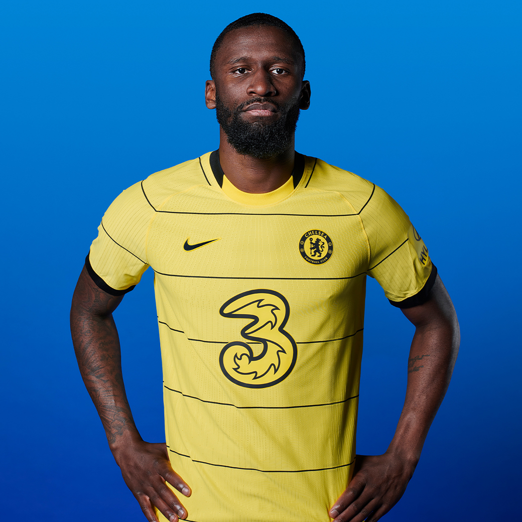 ChelseaFC_Sp's tweet photo. ¡El amarillo Chelsea está de vuelta!
Presentamos nuestro Kit de Visitante 21/22 @NikeFootball, con rayas que recuerdan al pasado, traídos al presente por una sorprendente combinación de colores.🟡⚫
#ItsAChelseaThing #CFC https://t.co/qKTYzRFL21