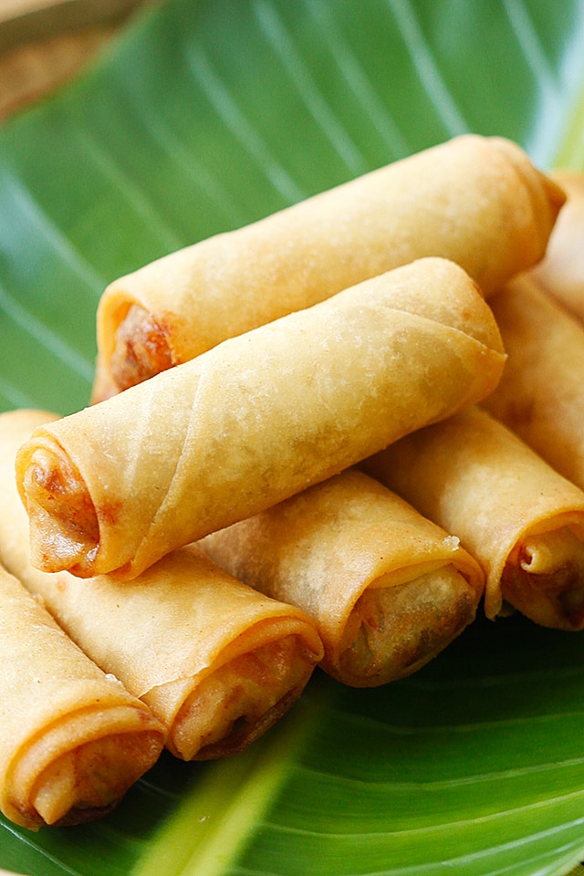 apinchofsaltbd's tweet photo. The crispiest and best spring rolls filled with vegetables and deep-fried to golden perfection.
https://t.co/HTTb7AREGx
https://t.co/bbUuyK5UU3
 #roolrecipe #springroll #vegetable #fryrecipe #yummy https://t.co/gxfDEW481r
