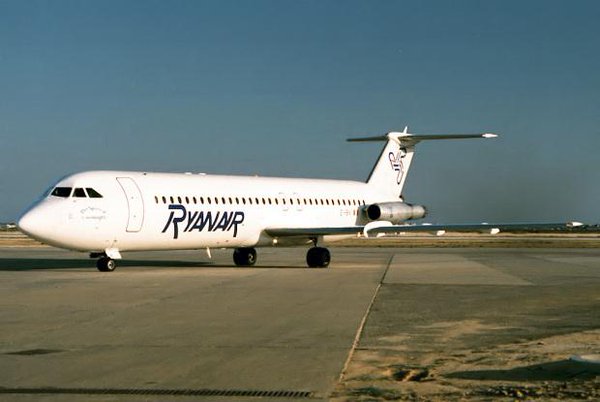 Oggi siamo in vena nostalgica, ecco #TBT al 1989 all'aeroporto di Faro!🇵🇹✈️

Voi da quanto tempo viaggiate con Ryanair?👇