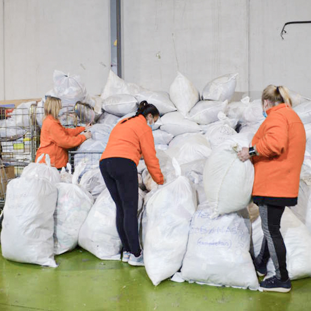 LIFEKANNAGREEN's tweet image. 👋CAMBIO CIRCULAR, they are responsible for the collection and classification of the #shoes,👞 subsequently giving them a #seconduse, thus promoting the #circulareconomy and #reducing the impact that the textile industry has on the environment. 

👉 ow.ly/b5It50FG1id