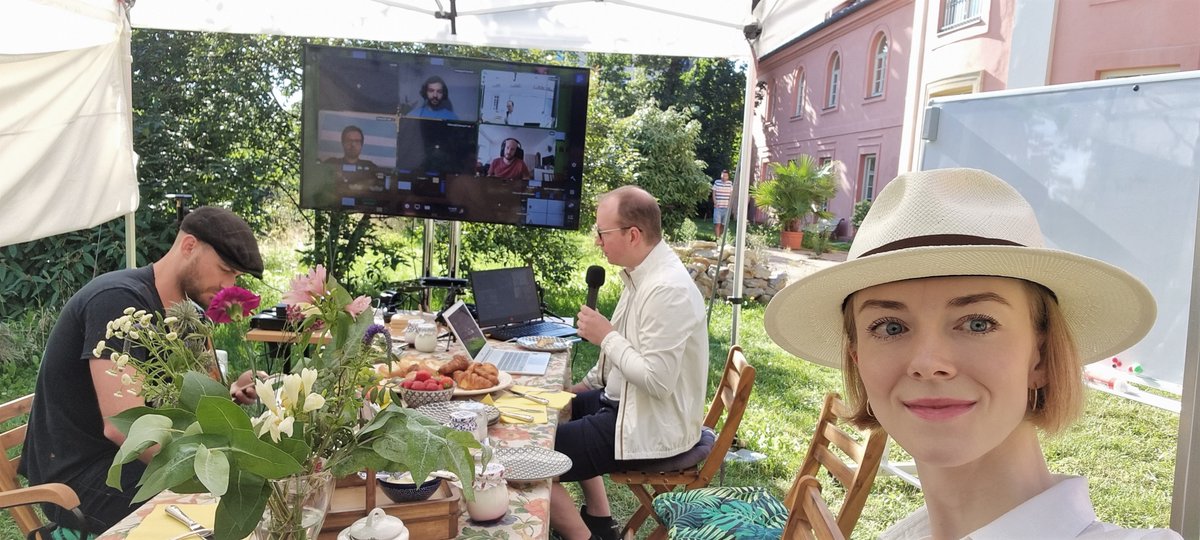 GoodAIdev's tweet image. Day 4 of the Badger Seminar is underway! Today we are discussing “Manual Badger” vs “Automatic Badger” approach, learn more about the approaches in our Research Roadmap: goodai.com/goodai-researc…