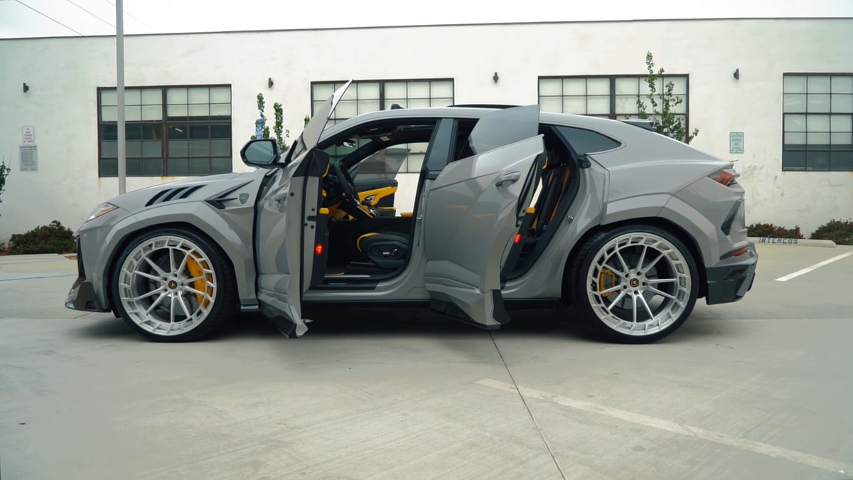 StaxCooks's tweet image. Kim Kardashian's new Lamborghini Urus