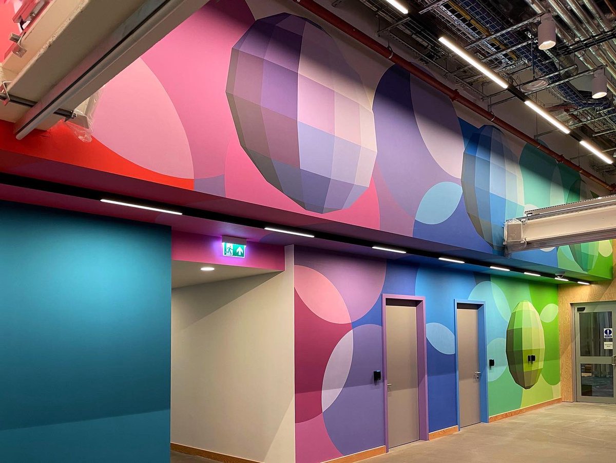 Charley_Peters's tweet photo. For Real Though, I’m Right Here (2021), wall painting for @Facebook London. Painted with the amazing @TLMC_LTD @Accent_Ldn_ltd in February/March 2021.
📸 Will Amlot / Charley Peters
#FacebookOpenArts #SiteSpecificArt #OpenArtsCommission #LondonArt #OpenArtsAlumni #mural https://t.co/xMQKh8TDXP
