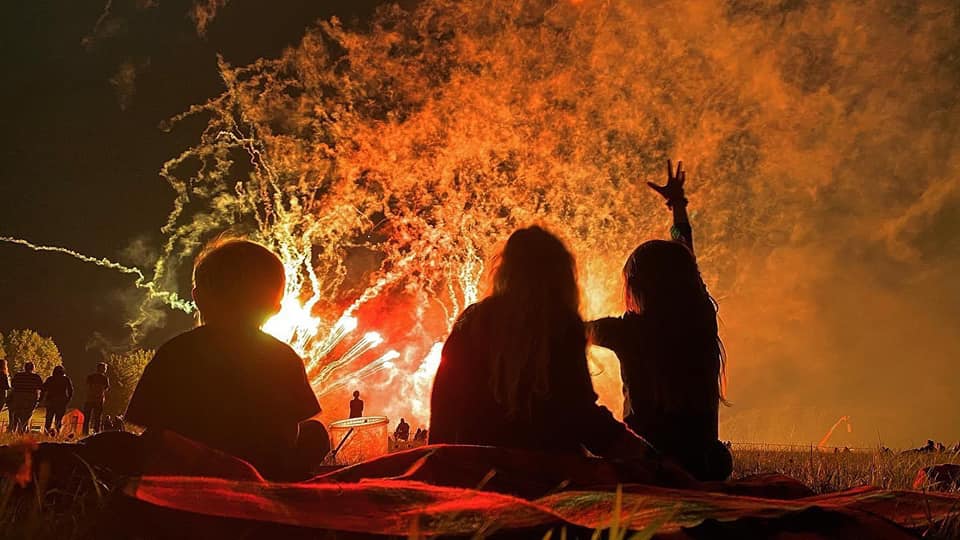 🎆Pictures like this make it all worth while🎇

Thank you for all of your stunning pictures from the #pyropicnic. 
We have loved seeing them all and hearing your feedback 🥰
 
C/O Robert Pitman - Capture Films