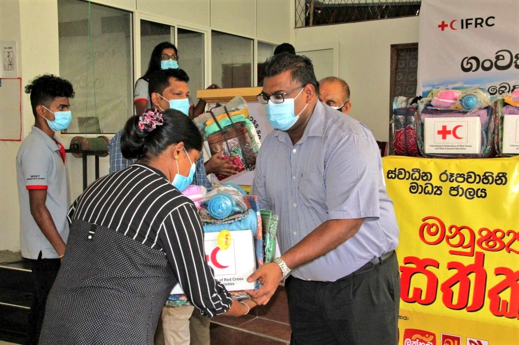 SLRedCross's tweet photo. Under the umbrella of the flood operation funded by the @ifrc, the SLRCS handed over non-food relief items to families affected by the disaster in the Ratnapura district, at the Sri Sudarshanaramaya Temple in Kahangama today. https://t.co/a3Hn4K5sqM