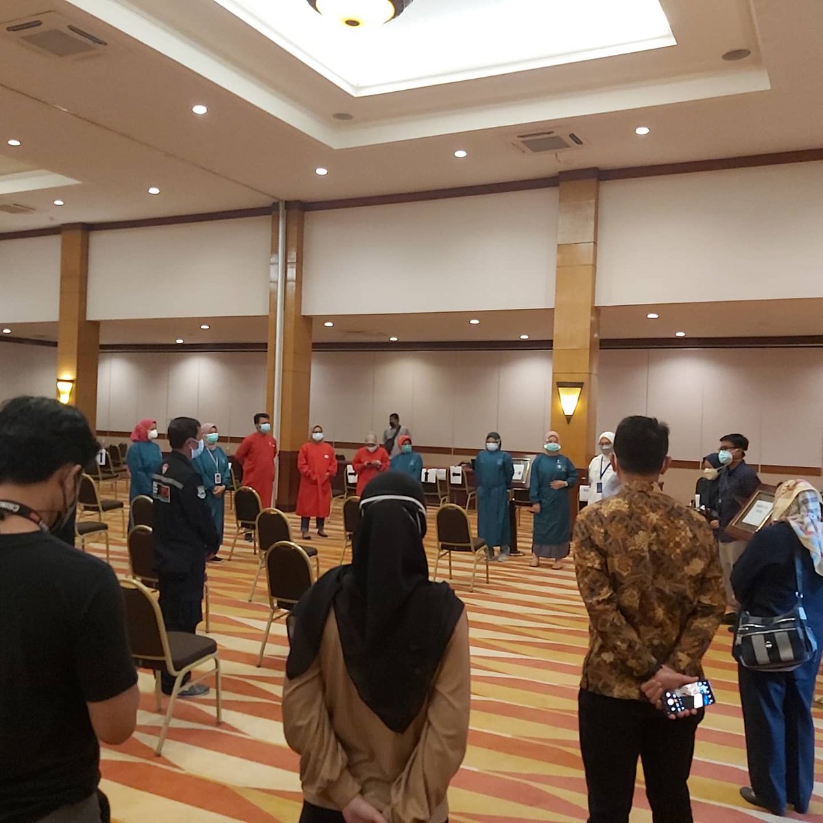 pmicilegon's tweet photo. Bantu menyukseskan program vaksinasi Covid19. @pmicilegon tugaskan tim medis pada pelaksanaan vaksinasi yang digelar oleh PT. Krakatau Nippon Steel Synergy (28/7/2021)
#PMIKotaCilegon #PMISiapBantu #Vaksinasi #KNSS #Cilegon #InfoCilegon
@palangmerah
@Divisi_PB_PMI @info_cilegon https://t.co/nxumXqjEA2