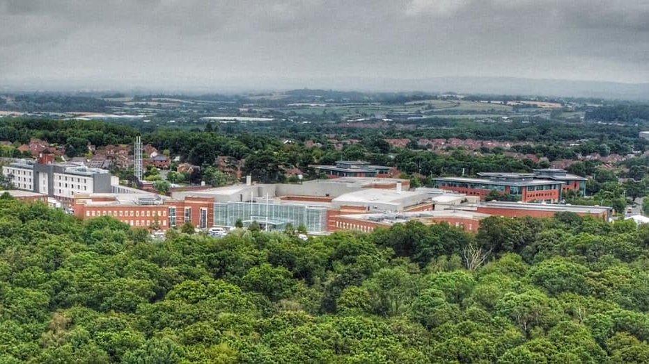 WorcsAcuteNHS's tweet image. Worcestershire Royal for the sky! 📸✈️

Here's a stunning drone shot of our hospital from above, by staff member Adam Llewellyn.
