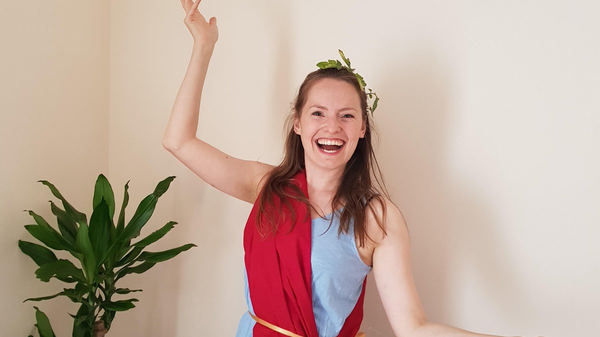 ScratchworksC's tweet image. We're having so much fun with our Clowning & Comedy zoom workshops for @latinprogramme this week.
KS2 & 3 have been exploring the comedic side of Ancient Rome inspired by our show 'WOMANS (like Romans but with a W)'
#zoomworkshops #clowningforkids #latinlearning
