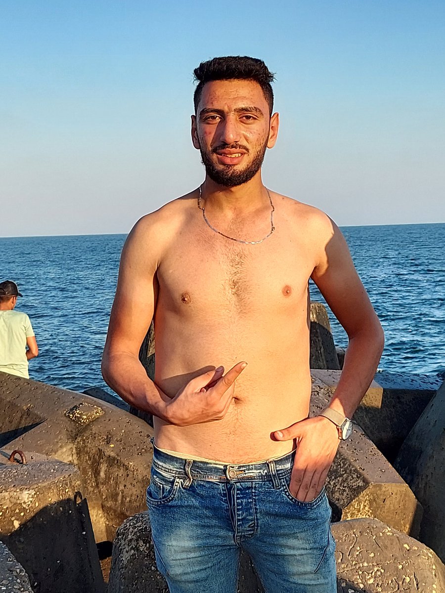 وٲلـعـيـن اللـي بــتـكـرهـگ اعــرف ٲنـڪـ ڪـاســرهـا 🔥♥♥