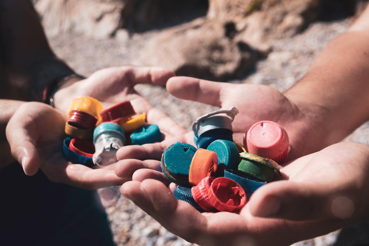 wowdotsurf's tweet photo. WOW team cleared beaches in #Istanbul. Plastic accumulating in our oceans and on our beaches has become a global crisis. Thousands of seabirds &amp; other marine mammals are killed each year after ingesting plastic or getting entangled in it.
#sustainability #charity #oceancleanup https://t.co/azY86schxH
