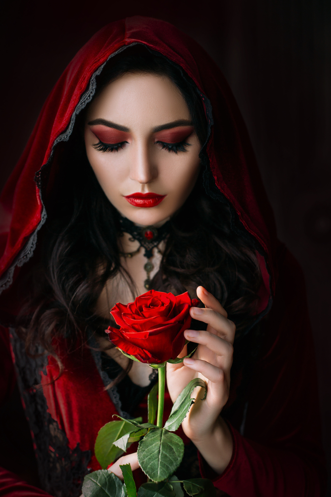 shortprose1's tweet photo. Hallucinations of a guitar 
Its body melts under your fingers like candy on the tongue of a little girl
Silhouettes of that which may not be
#Coincidence, the fingers of all virtues and desires
I lie in a deceptive bed of flowers
I am the bite of occult ecstasy
Marry me

#vss365 https://t.co/ebX3dersjN