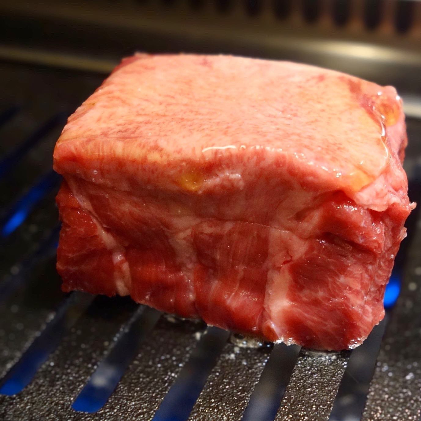 Naocafe 旅好き酒飲み 完全個室焼肉 牛 Gyu 船橋 完全個室で各席に焼師が めちゃくちゃ美味しかった 牛タンのこの塊を二人で食べれる幸せ T Co Opfu5ntad9 T Co X9wgyl0uo9 Twitter