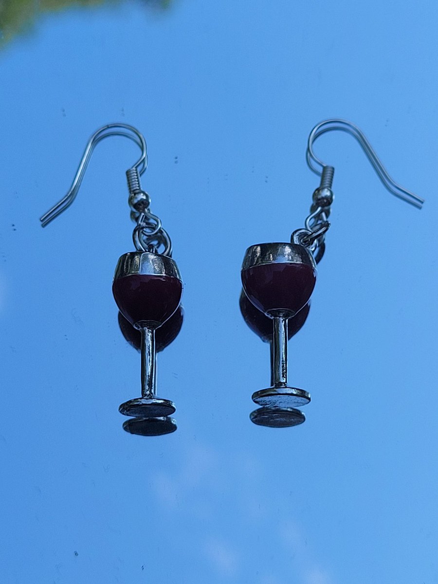 ddckaylee's tweet photo. Say "cheers" to the fact that it's almost Friday AND that the DIY jars are back in stock!

Everything in the shop is 20% off with free US shipping!

Just $120 away from my goal as well!

Shop: https://t.co/fAIaUW4Pqu 

Tip: https://t.co/ZDAitlm0kt https://t.co/wyrdjHYcLB
