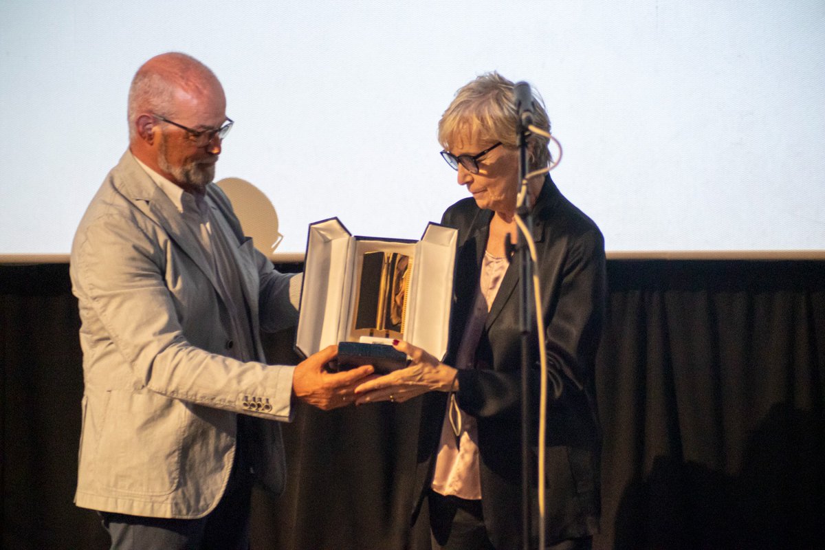 premioamidei's tweet photo. Durante la serata di ieri Piera Detassis ha ricevuto il premio alla cultura cinematografica

@PieraDetassis
#premioamidei2021 #40esimo #gorizia https://t.co/TojT869DrP