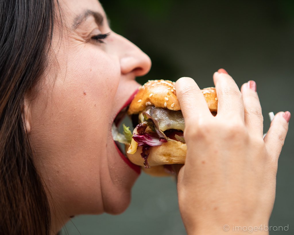 tapestrybar's tweet photo. Hey hey hey!!! What are you doing?????
You should be at The Tapestry enjoying a Burger and seating in our garden😊😂!!!
Still places for tonight!!!
Book a table online
https://t.co/WSJnMzjusN
#burgerdate #bestburger #richmondpark #mortlake #mortlakegreen #veganburger https://t.co/mou8JSlpue
