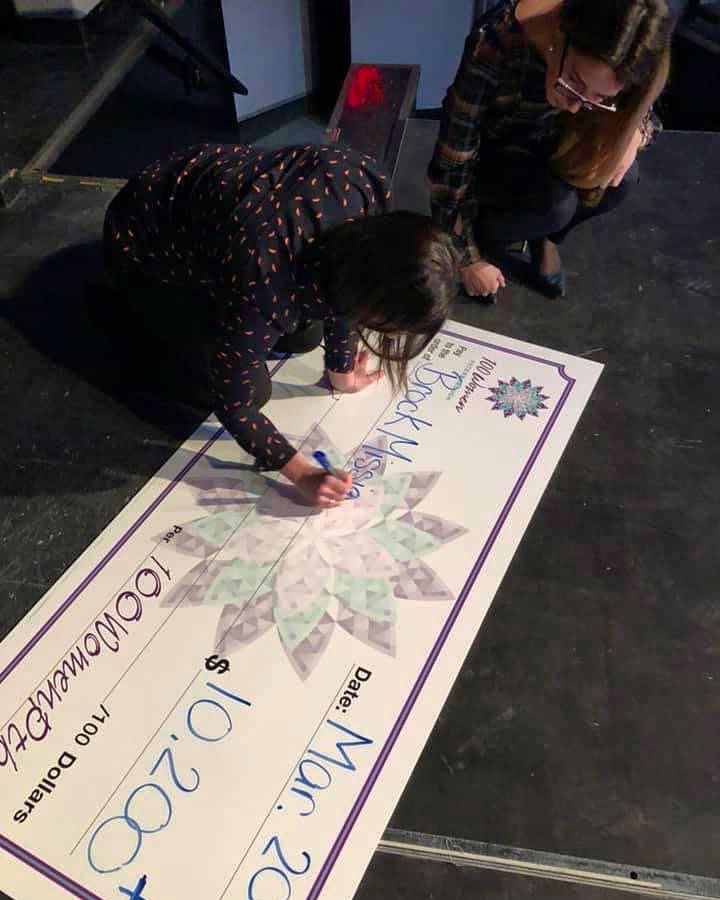 100womenptbo's tweet photo. Who misses the big cheque? 🙋♀️
#100womenptbo #bigcheque #ptbo #donate #womensupportingwomen #philanthropy #peterborough https://t.co/PZtNkh27Pt