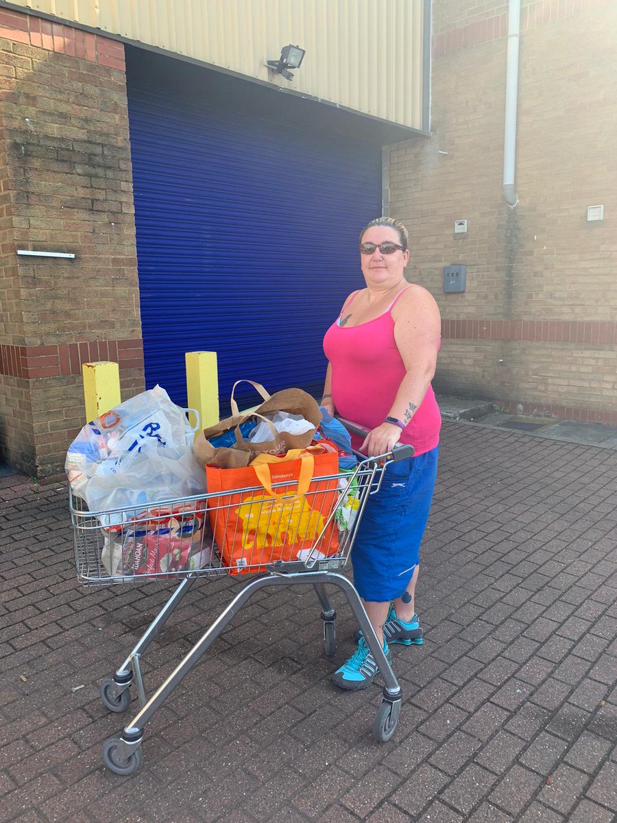 Dragoncoworking's tweet photo. Thank you to Kim of @aconnectuk for dropping off all your very kind donations down to the local @Medway_Foodbank π
We have a box that stays within the Coworking Space for any generous donations which are regularly taken down to the Foodbank HQ.
Thank you for your generosity π https://t.co/DLbeeRbbKO