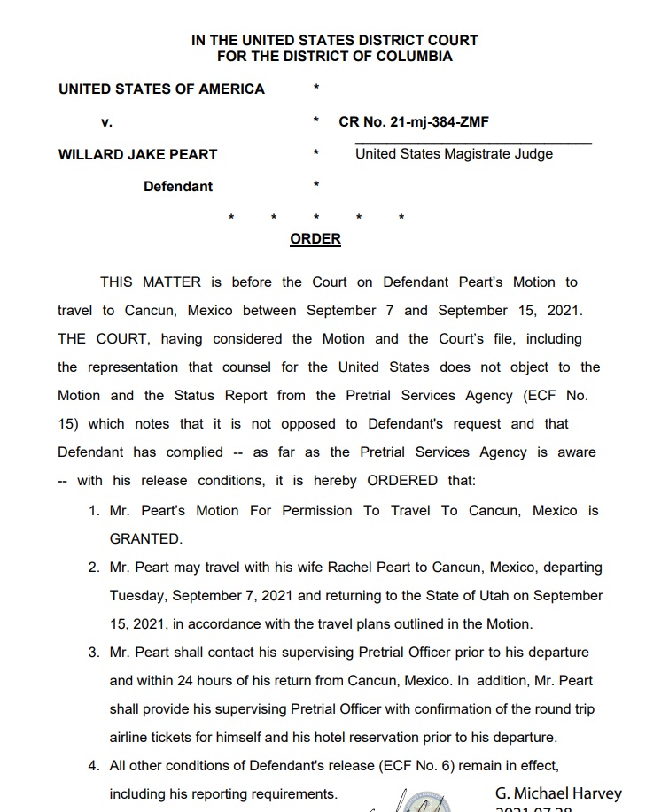 MacFarlaneNews's tweet image. Judge approves request from Jan 6 defendant Willard Peart to take trip w/ wife to Cancun in September

Peart is accused of wrapping himself in red Trump flag &amp;amp; joining mob in chants near US Senate chamber on Jan 6
