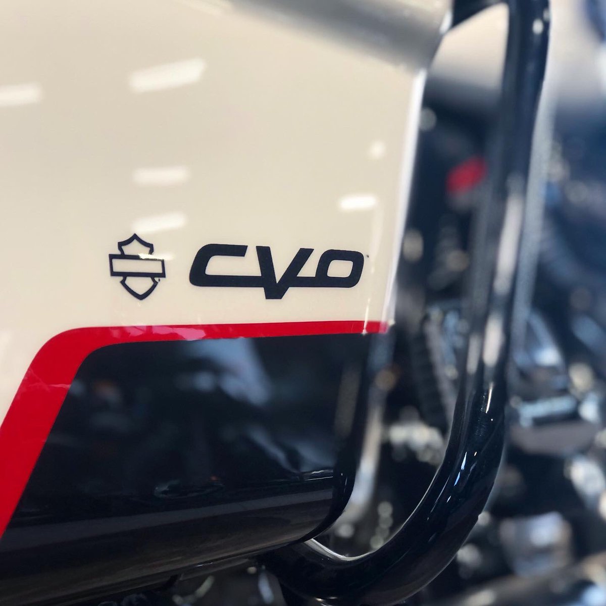 EdinburghHarley's tweet photo. 👀💨 CVO Limited has landed in our showroom! Finished in Sand Dune 🤤 with only 222 miles on the clock! For more information contact us on 0131-348-3200 or email info@edinburghharley-davidson.co.uk click this link to see more ➡️ https://t.co/4cgQmNHzvg https://t.co/6QZYdFfEE2