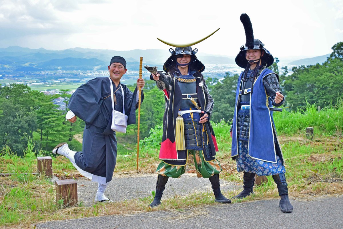 koorinohotapi's tweet photo. 全国山城サミット桑折大会のPRも兼ねて、桑折町に奥州・仙台おもてなし集団「伊達武将隊」のみんなが遊びに来てくれたよ～♪
#献上桃の郷桑折町 #桑折町 #桃 #桃狩り #伊達武将隊 #全国山城サミット
https://t.co/CuMwyr3RsP https://t.co/hUYBVVdmTY