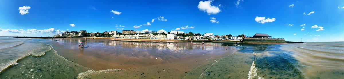 Finally, a beach day #vikingbay #broadstairs