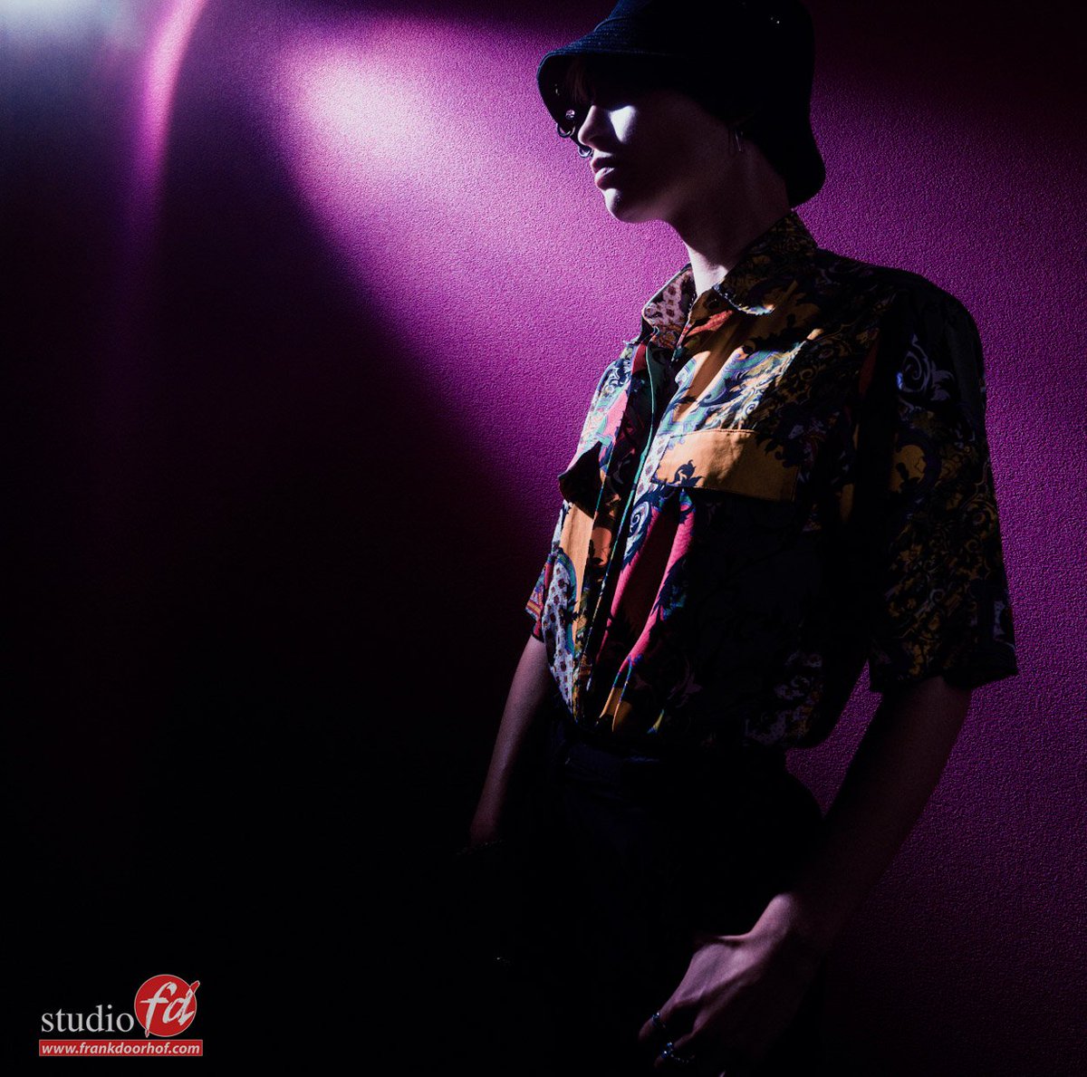 frankdoorhof's tweet photo. One of the sets from the digital classroom on speedlights with Rebecca
Shot with the amazing #nissin speedlights and #flashbender
https://t.co/Yza26xdcJc
#AQCOLOR #alphapro #calibrite #tethertoolsnl #betterwhenyoutether #modelphotography #kfconcept #xppen https://t.co/zBWT7onEKd