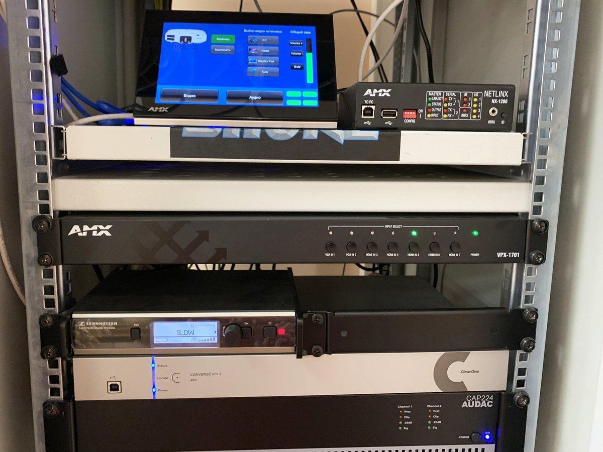Teleserv5's tweet photo. Построили комплекс мультимедийного оборудования для Международного центра делового развития «АЭФ-КОНСАЛТ» https://t.co/NEapXDMLxi #аэфконсалт #av #юрист #кадровик #семинар https://t.co/xBgjaG4XiG