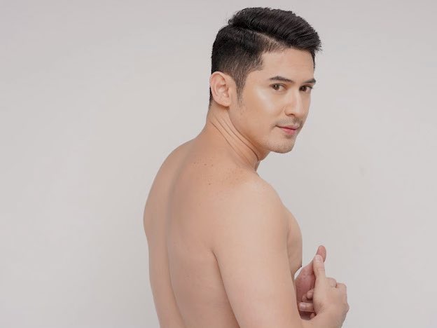 villenaahron's tweet photo. AGELESSโฆ #headshots ๐ธ
Out in the market starting tomorrow๐
#relumins #flawlessbeautyandskin https://t.co/38ZNHjcQAr