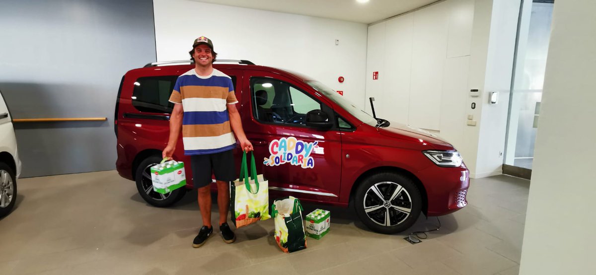 VWCV_news's tweet photo. #VWCV of Canary Islands shows social commitment 👍
VWCV exhibits a Solidarity #Caddy, together with Caritas Diocesana, at all VW Dealers on the islands to collect food donations for people experiencing the worst situation during the pandemic. That´s social responsibility! https://t.co/jYB5r5kGPW