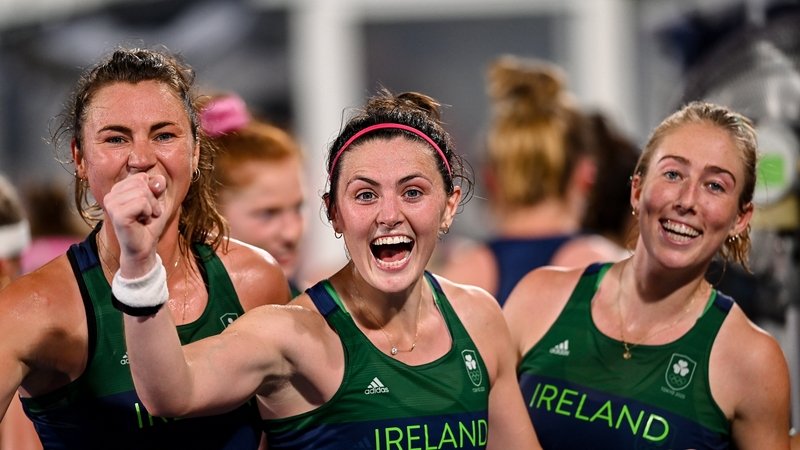 rte's tweet image. 📺 #Tokyo2020 THROUGH THE NIGHT | 1am @RTE2 @RTEplayer 

@jacquihurley presents live coverage of day 7, where Ireland face India in Pool A of the women's #hockey at Oi Hockey Stadium.

🇮🇪 @RTEsport #TeamIreland #rtesport #Olympics