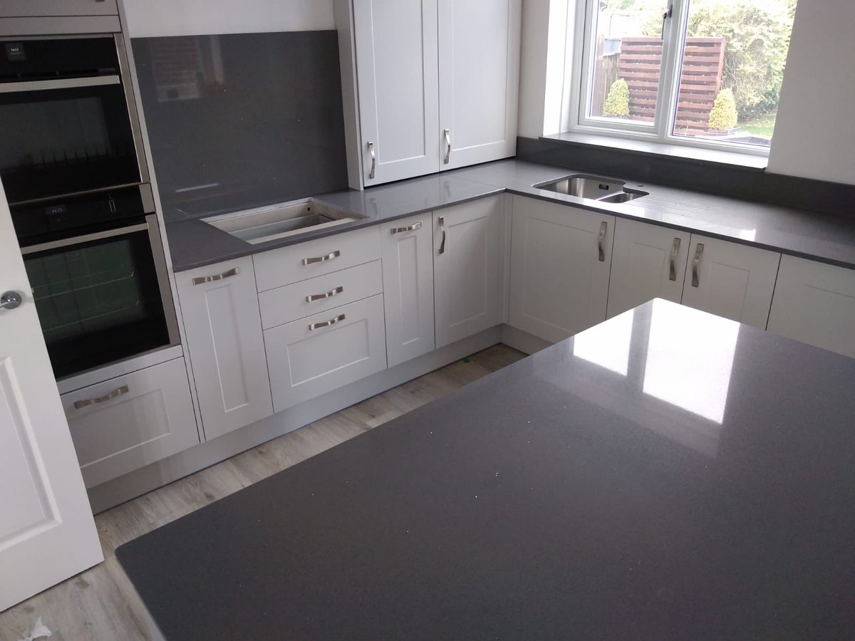 StadiumStone1's tweet photo. Grey shimmer 20mm Quartz fitted locally yesterday for the lovely Susan #quartzworktop #quartzbreakfastbar #quartzisland #kitcheninsider ##quartzkitchencountertops https://t.co/9yAkpP9t6Z