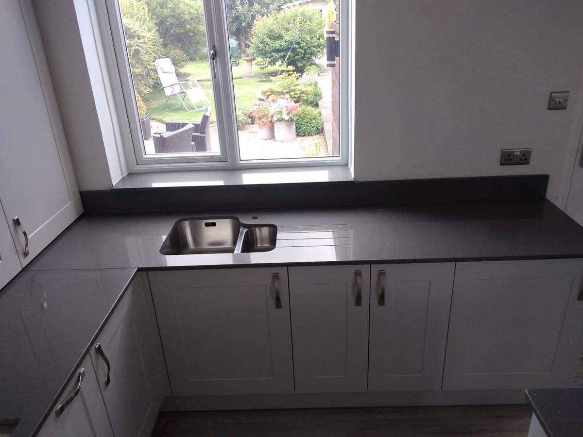 StadiumStone1's tweet photo. Grey shimmer 20mm Quartz fitted locally yesterday for the lovely Susan #quartzworktop #quartzbreakfastbar #quartzisland #kitcheninsider ##quartzkitchencountertops https://t.co/9yAkpP9t6Z