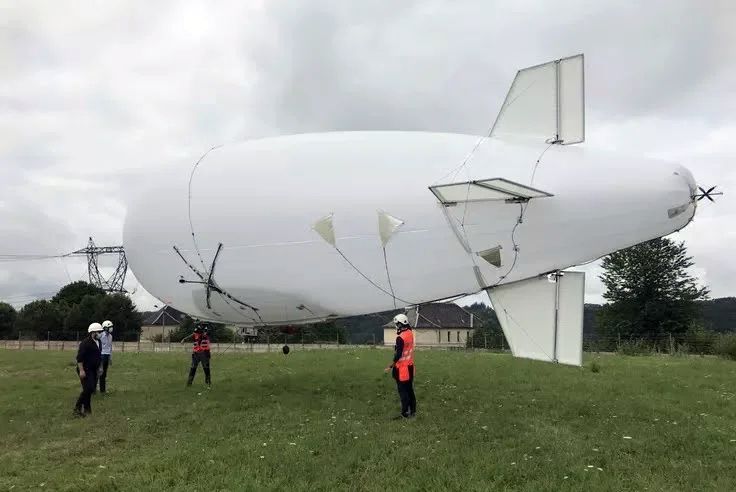 FredericLesur's tweet photo. One of my favourite followed concepts:
1) Arrive with a van,
2) Deploy & inflate a #Diridrone with helium, 🎈
3) Inspect infrastructures of tens km, such as #transmission #lines. ⚡️🎥 @borobis 😉
#PowerGrid #maintenance #drone #airship
➡️ https://t.co/Ncdzo3je7j
📷 @F3Aquitaine https://t.co/jdig9Se7HQ