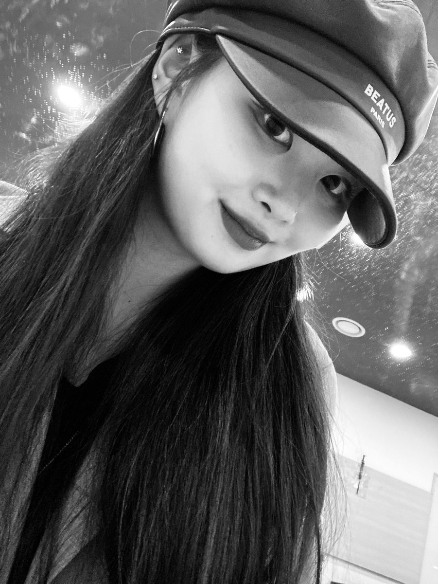 RBW_PURPLEKISS's tweet photo. [#수안] 사진들을 ��아 모아👅 https://t.co/sn5XWFed2E