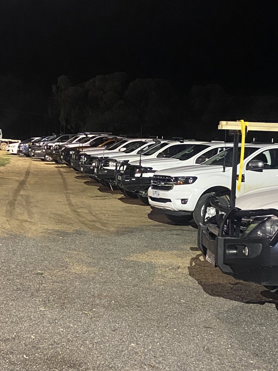 Great to see the Burra boys back in training tonight. The boys have come off the farms and work sites to make the effort. I believe the one Ute without the roo bar is a skilful sneaky forward!!