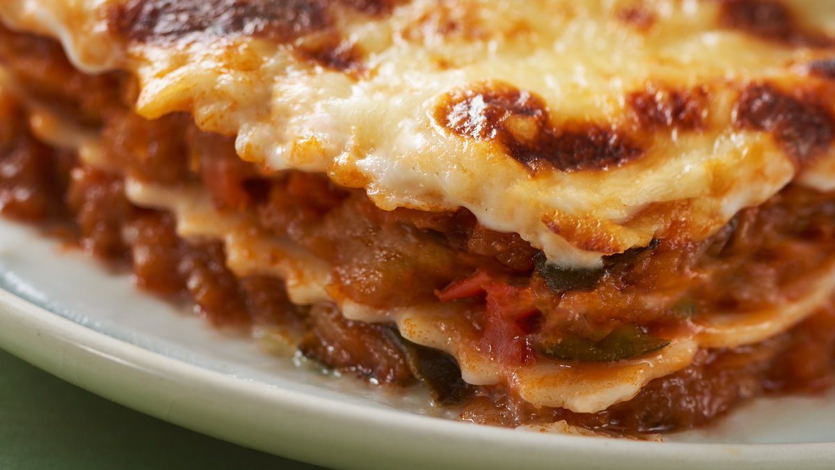 Es un placer anunciar que hoy comemos Lasaña, la auténtica, la hecha con amor del bueno. ¿Tú qué tal?
¡Feliz día de la Lasaña!

#nationallasagnaday #platofavorito #recetasricas #recetascasamas #lasañalovers