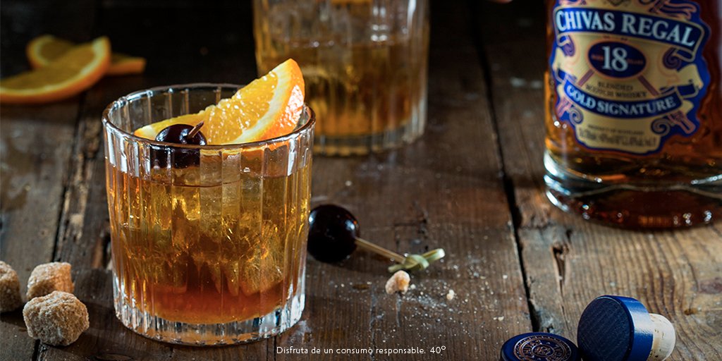 Teníamos la intención de crear un whisky escocés perfectamente equilibrado y excepcionalmente suave... y lo hemos conseguido. Disfruta de Chivas 18, una excelente mezcla para todos los sentidos.

#ChivasRegal #SuccessIsABlend