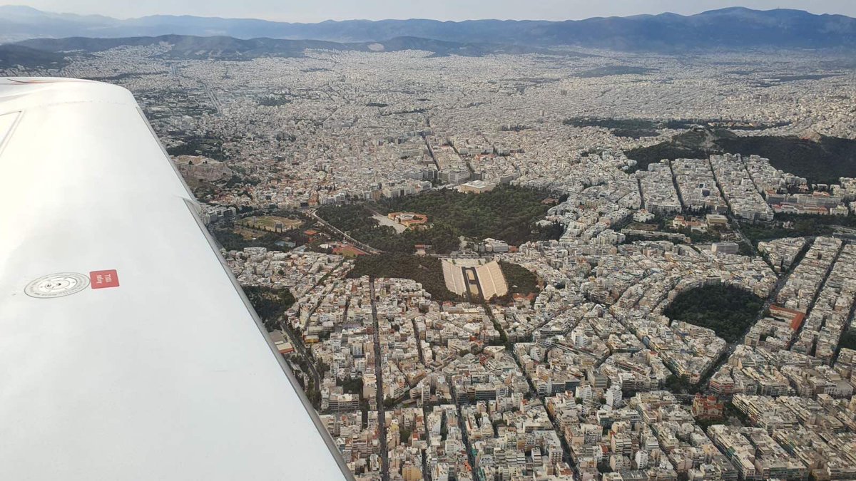 aopahellas's tweet photo. Ψάχνοντας για δροσιά στα 2.000 πόδια! Πάνω από το Καλλιμάρμαρο! 

#aopahellas #aopagr #generalaviation #athens #kallimarmaro https://t.co/bmGoBVlBYO