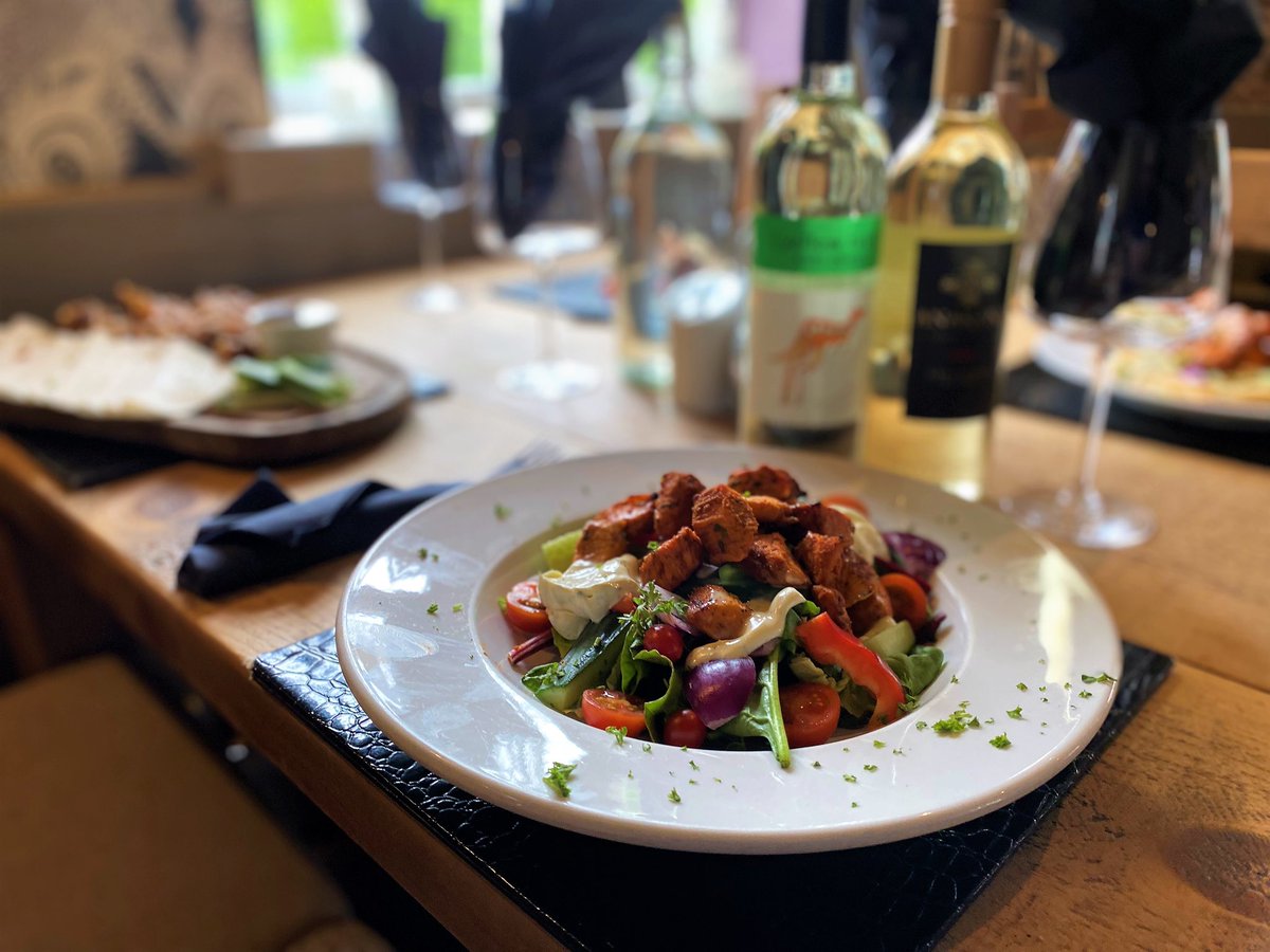 retailimpactuk's tweet photo. New menus coming soon at The Gate Inn Sutton-cum-Lound. Corned beef hash croquette, duck pancakes with hoisin sauce, chicken tikka salad with mint and cucumber dip and chicken tikka nan bread. All delicious! #foodphotography #pubmarketing #pubfood #socialmediamarketing https://t.co/tp4Sx08YYE