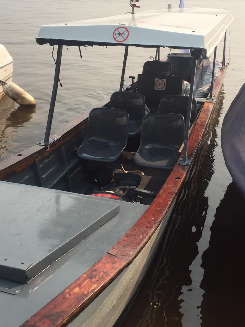 croix_rouge_rdc's tweet photo. Dotation d'un Canot rapide à la @crrdc1 par le @CICR_Afrique
Ce dernier a une capacité de 8 places assises à bord avec un moteur de 85 chevaux. https://t.co/4rpzYFBTVB