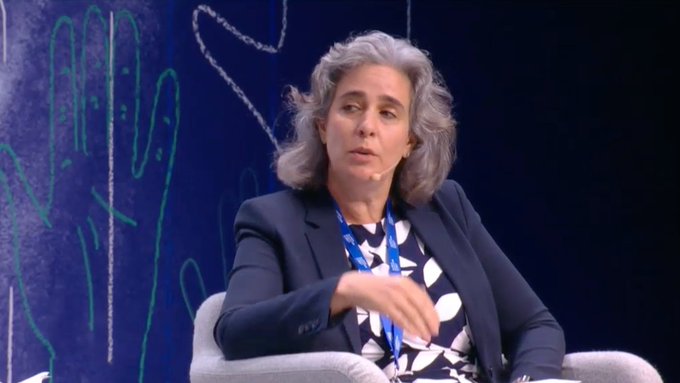 clare2291's tweet photo. The ED at @Oxfam, @Gabucher hits the nail on the head.

 "One billionaire burnt $5bn to go to the edge of the atmosphere for 10 minutes, while the world's richest countries may fail today to promise $5bn over 5 years to educate millions of children #GES2021"

#GES2021 https://t.co/L5jTj00if1