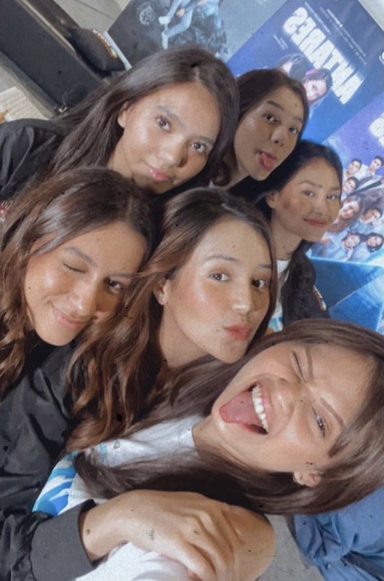antaresthesrs's tweet photo. gemesnya Calz Angels + Anya remake pas mereka syuting &amp; pas mereka live Antares kmrn!! 

#AntaresTheSeries #AntaresComingSoon #AntaresTheSeriesTrending1 https://t.co/EQ6JW9CYpY