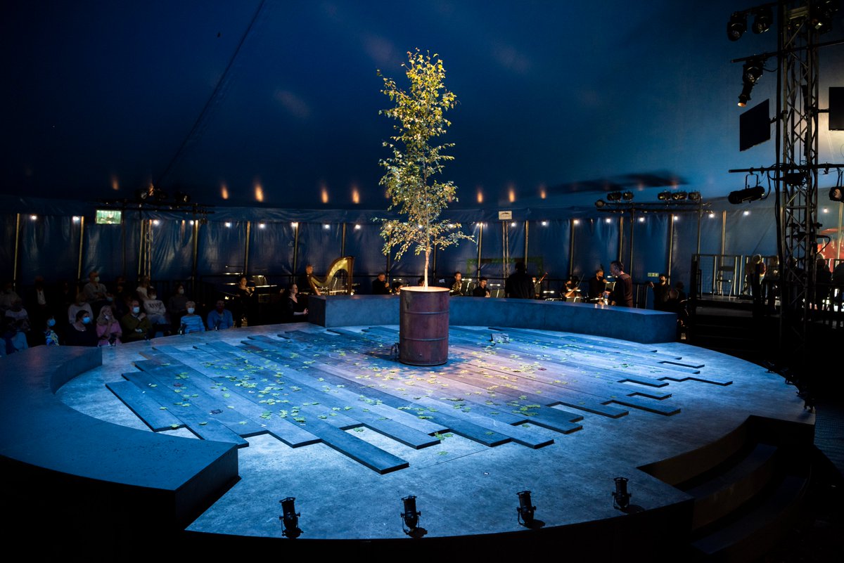 It's opening night for #LFOVixen!🦊 #Toitoitoi to our cunning cast: 🎪

Vixen Sharp-Ears <a href="/jujita2/">Julieth Lozano</a>
Forester <a href="/kraynerbaritone/">Kieran Rayner</a>
Fox/Dog <a href="/f_gregory1990/">Frances Gregory</a>
Badger/Priest @David_HBaritone
Schoolmaster: Gabriel Seawright
Harašta: Aaron Holmes
Mosquito <a href="/LaurencePanter/">Laurence Panter</a>
Innkeeper: Edmund Caird