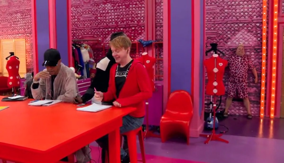ANDREAESCIT's tweet photo. PLEASE THIS IS THE FUNNIEST THING I HAVE EVER SEEN ON ANY DRAG RACE EPISODE #AllStars6 https://t.co/5AhDCrIipN