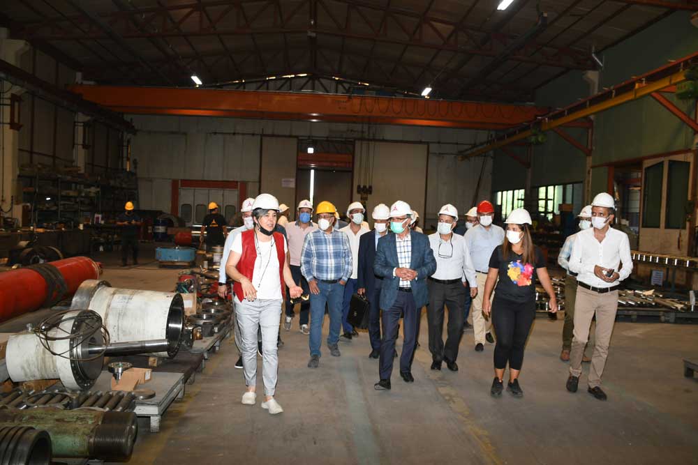 DevirSaatiDergi's tweet photo. ARÜSDER Yönetim Kurulu, tedarikçi ziyaretlerine başladı https://t.co/RntOjYnVCk @DevirSaatiDergi @ARUSDER #otomotiv #üstyapı #işmakineleri #araçüstüekipman #araç #ticariaraç #kamyon https://t.co/3qyJnzDAPd